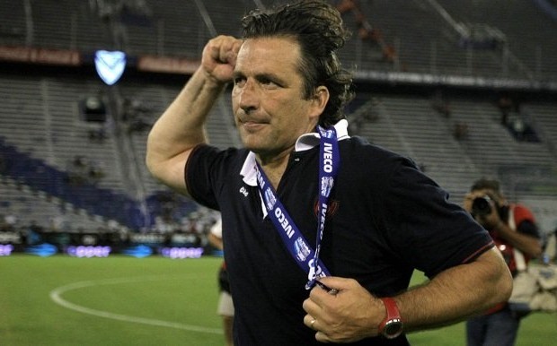 الارجنتيني بيزي يتسلح بالشجاعة في مواجهة المهمة العصيبة