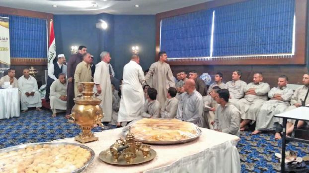 لعبة المحيبس الرمضانية تكسر الحاجز الطائفي بين العراقيين