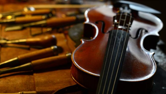 الشرطة الألمانية تسترد آلة كمان موسيقية مسروقة بقيمة 100 ألف يورو
