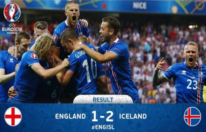 جماهير أيسلندا تحتشد في الشوارع احتفالا بفوز منتخبها على إنجلترا
