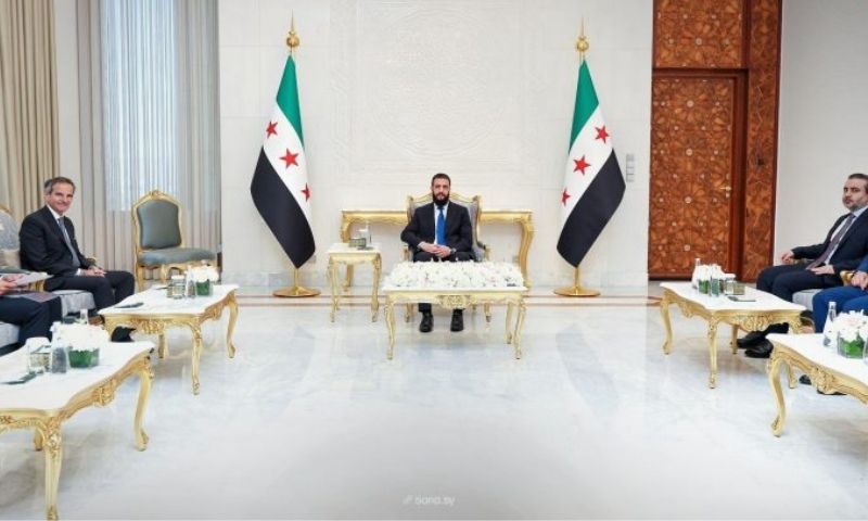 الرئيس السوري أحمد الشرع يستقبل المدير العام للوكالة الدولية للطاقة الذرية رافائيل ماريانو غروسي - 14 تموز 2026 (سانا)