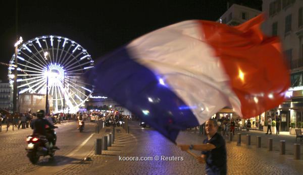 احتفالات متواصلة بمدن فرنسا عقب الفوز على ألمانيا في يورو 2016