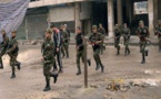 اشتباكات عنيفة في حلب الغربية  واتهامات باستخدام غازات سامة