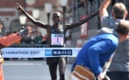 الكيني كيبسانغ يحطم الرقم القياسي لماراتون طوكيو