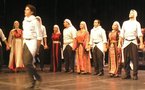 ناس تقاتل وناس تحاور .....( الوصية )مسرحية غنائية فلسطينية تستنكر التسويات السياسية  
