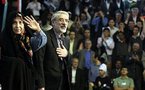 موسوي يصر مع كروبي على تحدي المرشد الأعلى والمطالبة بالغاء انتخاب نجاد 