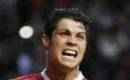 توقيع الانتقال ب 130 مليون دولار ومليون ونصف شهريا لرونالدو من  ريال مدريد