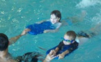 عمر 5 أو 6 أعوام هو المرحلة العمرية الأنسب لتعلم الأطفال السباحة
