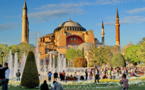 تركيا تعتزم السماح بتلاوة القرآن في مبنى آيا صوفيا المثير للجدل