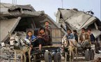 نظافة بما تيسر ...غزة تعود الى عصر الحمير لجمع قمامتها وتعاين الحمار قبل أن تعين صاحبه  