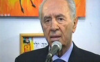 شيمون بيريز يحضر لقاء تضامنيا مع المثليين في تل ابيب