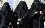 سعوديات يتعرضن للتهديد بالفصل من وظائفهن أن لم يكشفن عن وجوههن أثناء العمل