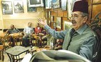 الحكواتي رمز الثقافة الشعبية لا يزال يلقى رواجا كبيرا في مقاهي دمشق متحديا العصر الرقمي
