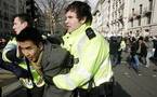 محكمة بريطانية تسجن 3 أسلاميين بتهمة التخطيط لتفجير طائرات بقنابل سائلة