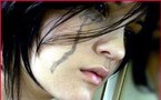 عندما تبكي النساء ....دموعهن أكثر غزارة ولها طابع دراماتيكي يفطر القلوب