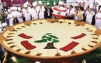 طبق حمص ضخم مزين بالأرزة اللبنانية يدخل موسوعة غينيس
