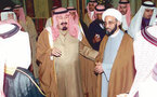 قيادي شيعي سعودي يصف العريفي بالدناءة ويطالب بلاده بالإعتذار عن "إساءات" للسيستاني