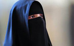 إمام باريسي يعتبر البرقع وسيلة للهيمنة الجنسية وينصح المنقبات الفرنسيات بالرحيل للسعودية 