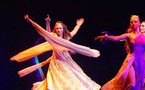 هدى شعراوي والملكة نازلي في عرض "نساء قاسم أمين" لفرقة الرقص المسرحي المصرية