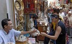 الحرف التقليدية في تونس .. إثراء ثقافي واقتصادي وعبق من الماضي يسلب الألباب