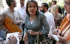 منع مظاهرة نسائية بالقوة أمام سفارة الكويت بالقاهرة احتجاجا على ترحيل مؤيدين للبرادعي
