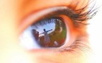 الأذن تعشق قبل العين أحيانا والعلماء يؤكدون أن المخ يرى قبل العين كل ما هو غير متوقع 