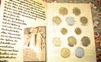 العثور على 383 عملة معدنية لبطليموس وكليوباترا بمحافظة الفيوم المصرية