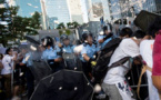 نشطاء هونج كونج يتعهدون بخوض المعركة رغم الاجواء السياسية  