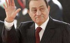 مبارك يتحدى المعارضة ويحذرها من فوضى الشعارات مؤكداً أنه سينأى بالدين عن السياسة