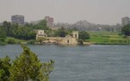مصر هبة النيل تواجه خطر العطش بعد أن نجحت اسرائيل بشق الدول الإفريقية باتفاقية نيل جديدة
