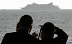 الصحفي الجزائري حميد زعاطشي يروي تفاصيل قرصنة سفينة الحرية في المتويسط 