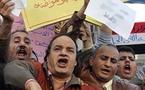 أقباط يتظاهرون أمام البرلمان لإصدار قوانين موحدة للأحوال الشخصية وبناء دور العبادة 