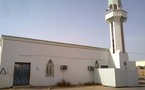 إمام مسجد بوسط السعودية يغلقه ويمنع الصلاة فيه احتجاجا على عدم استلام راتبه