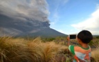  إندونيسيا تغلق ثلاثة مطارات في بالي بسبب بركان جبل أجونج 