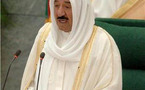 أمير الكويت يحذر من مخاطر فوضى سياسية في ظل استمرار التجاذبات الطائفية