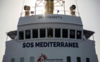 السفينة أكواريوس تنتظر وإيطاليا تطالب بريطانيا باستقبالها
