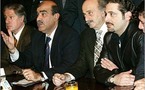 حكومة ميتة سريرياً .... احتقان سياسي وشلل اداري يهدد بنسف الحكومة اللبنانية الهشة