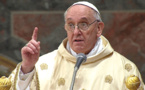 البابا فرنسيس يطلب الصفح عن الاعتداءات في الكنيسة