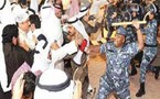 ديمقراطية الهراوات .... الشرطة الكويتية تدمي أربعة من نواب المعارضة  المدافعين عن الدستور   