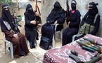 الخاتم بيد والقنبلة بالأخرى ..... فلسطينيات يتدربن على السلاح ويتعهدن بالقتال ضد إسرائيل