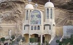 عيد ميلاد بحراسة المسيح ..أقباط حي الزبالين بالقاهرة غير خائفين  بعد أعتداء الإسكندرية