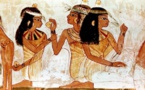 كيف أبرزت فنون التجميل سحر وجاذبية المرأة المصرية القديمة؟