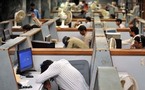 الأسهم المصرية تواصل خسائرها بسبب الاحتجاجات الشعبية وسط تعليق مؤقت للتداول