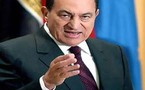 مبارك عازم على استكمال ولايته والمتظاهرون يردون على خطابه برفع أحذيتهم