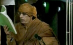  تجمع المئات في مقر القذافي ومطار طرابلس تحسبا من ضربات " رافال " الفرنسية