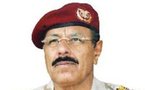 اللواء علي محسن اهم اعمدة النظام اليمني ينضم الى المحتجين ويعد بحمايتهم