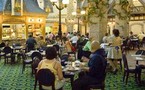 مقهى باريسي يتحول الى مزار سياحي بفضل عبارات مصمم الازياء جاليانو ضد اليهود