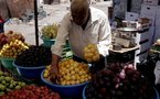 أسواق غزة في رمضان.. كثير من السلع، قليل من المال