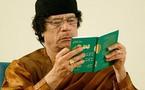 القذافي يؤكد ان انسحابه من باب العزيزية "تكتيك"ويعلن وصول متطوعين لطرابلس