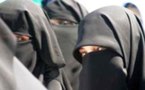 مدير ثانوية بالجزائر يشكو تلميذة ويضطرها لكشف وجهها لمواصلة الدراسة  
